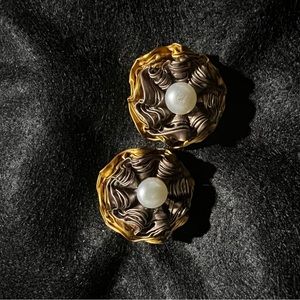 Nespresso Made Stud earrings.